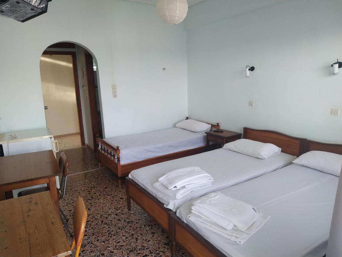 Poulea Rooms Kalamata Esterno foto